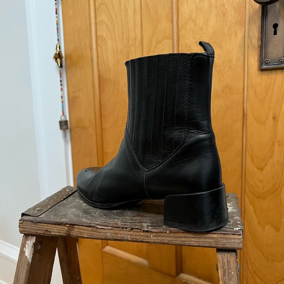 Stuart Weitzman boots - Picture 3 of 8